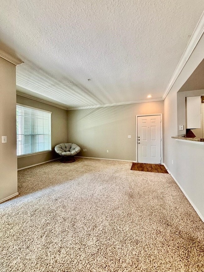 Building Photo - 10440 Deerwood Rd