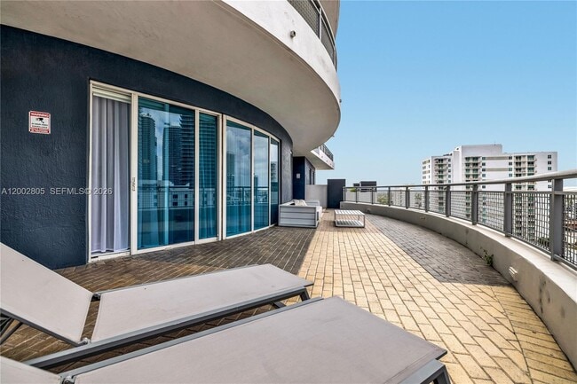 Foto del edificio - 60 SW 13th St