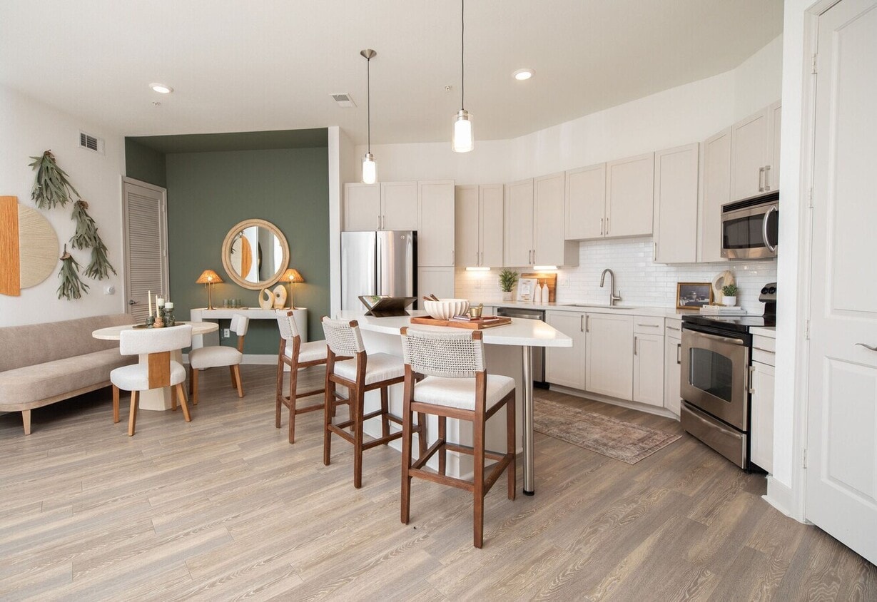 Luxury Living + 4 Weeks Free - Luxury Living + 4 Weeks Free