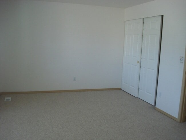 Foto del edificio - Beautiful 4 Bedroom Home on a Corner Lot i...