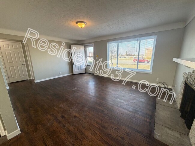 Foto del edificio - 3 Bed 1 Bath home in the desired Kettering area!