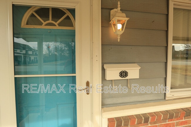 Building Photo - 804 NW 8 St