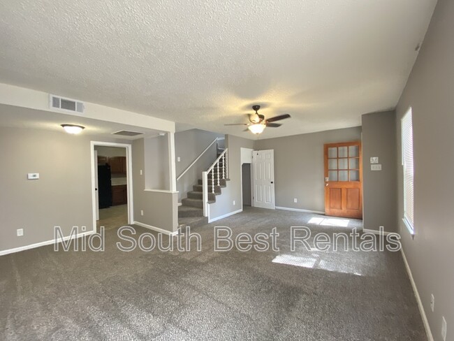 Building Photo - 53 Lori Ln