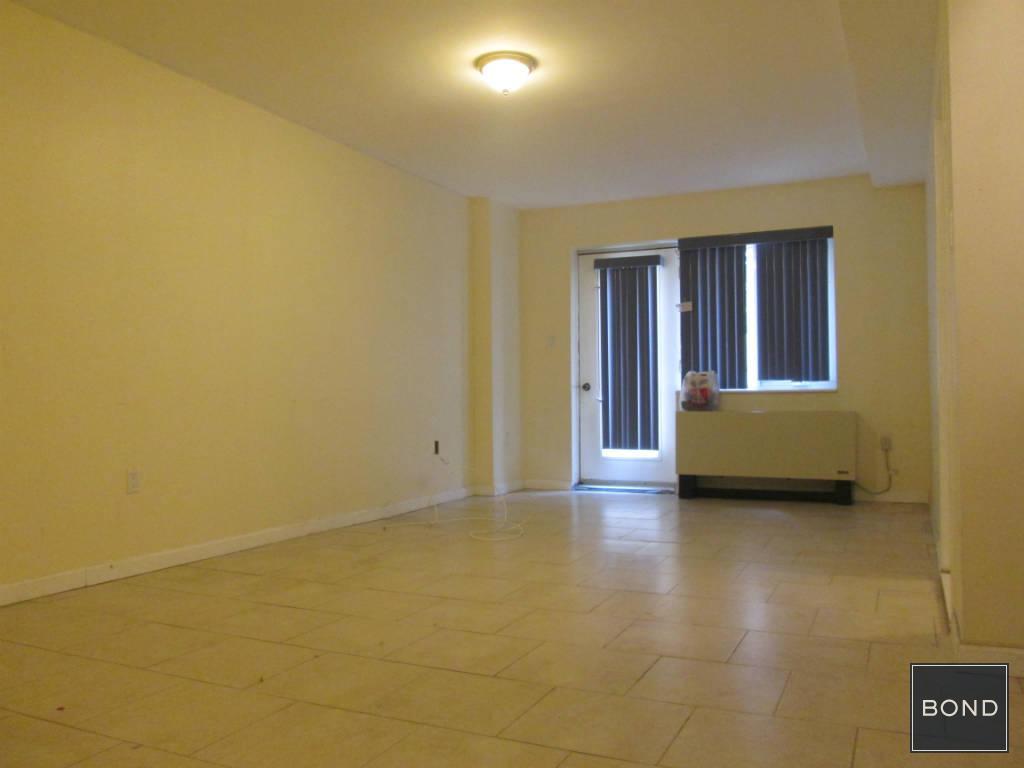 Building Photo - 379 E 10th St