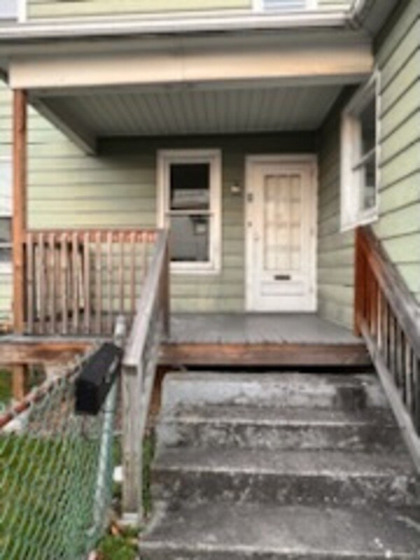 Primary Photo - 1 Turner St