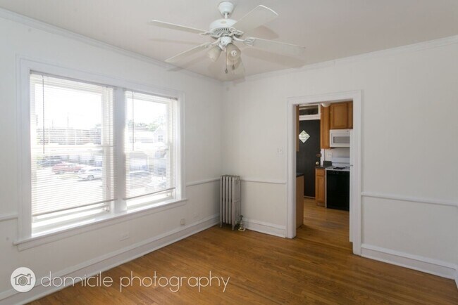 Foto del edificio - 2557 W Montrose Ave