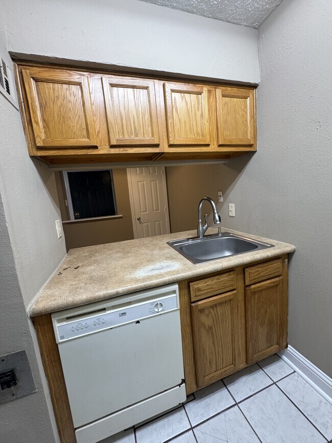 Foto del edificio - 4218 Hessmer Ave