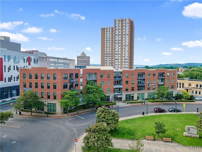 Foto del edificio - 211 W Jefferson St