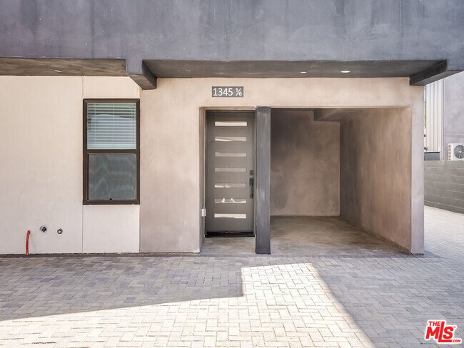 Foto del edificio - 1345 Seward St