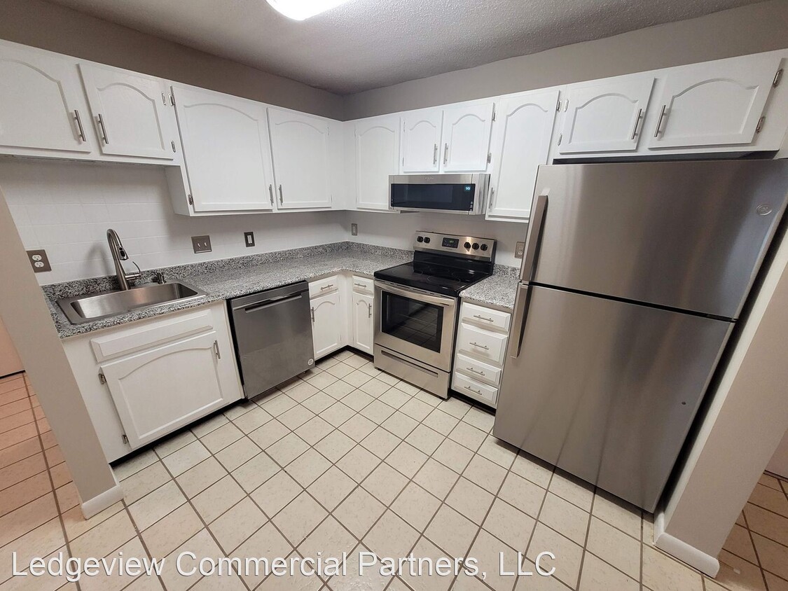 Primary Photo - 2 br, 1 bath House - 377 Huse Rd. #3