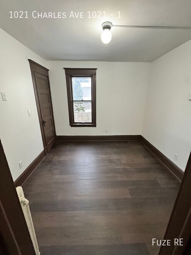 Foto del edificio - 1021 Charles Ave