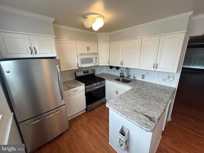 Foto del edificio - 10830 Perrin Rd