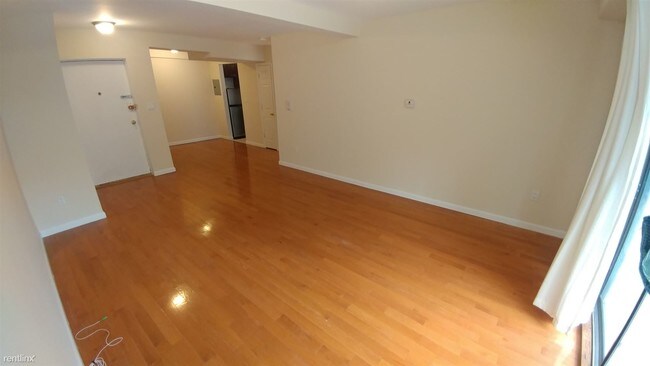 Building Photo - 1 br, 1 bath Apartment - 11023 72nd Rd 1B