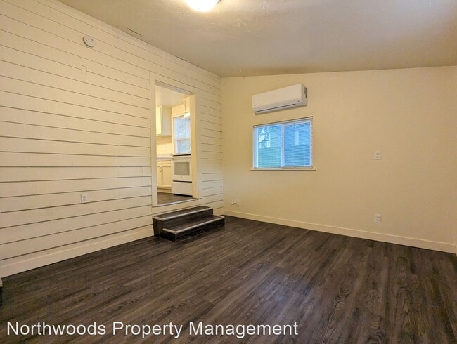 Building Photo - Studio, 1 bath House - 475 West 12th Alley...