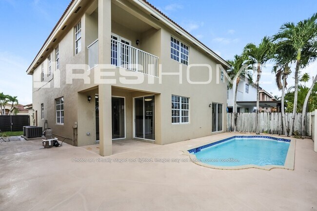 Foto del edificio - 15554 SW 41st Terrace
