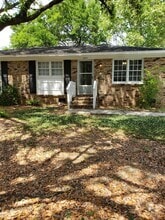Building Photo - 204 Cedar Ln