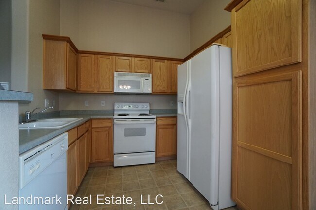 Building Photo - 2 br, 2 bath House - 3944 Riviera Grove #203