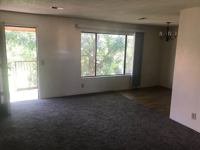 Foto del edificio - Close to shopping and schools in Hanford