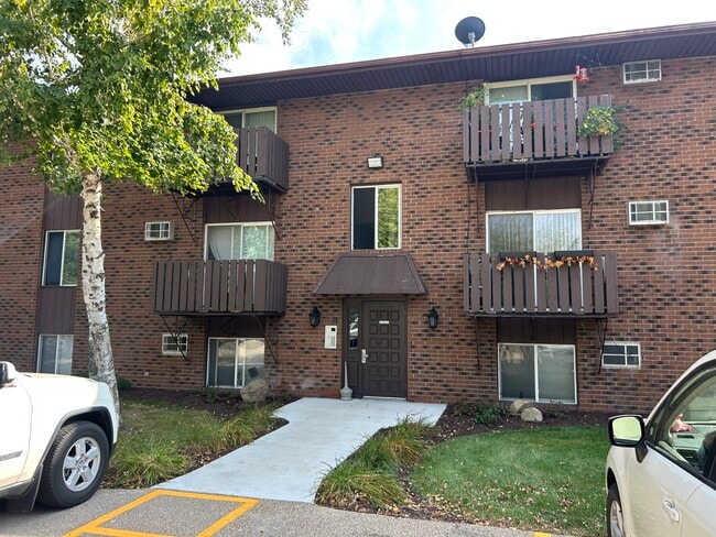 Building Photo - 1614 E Harding Dr