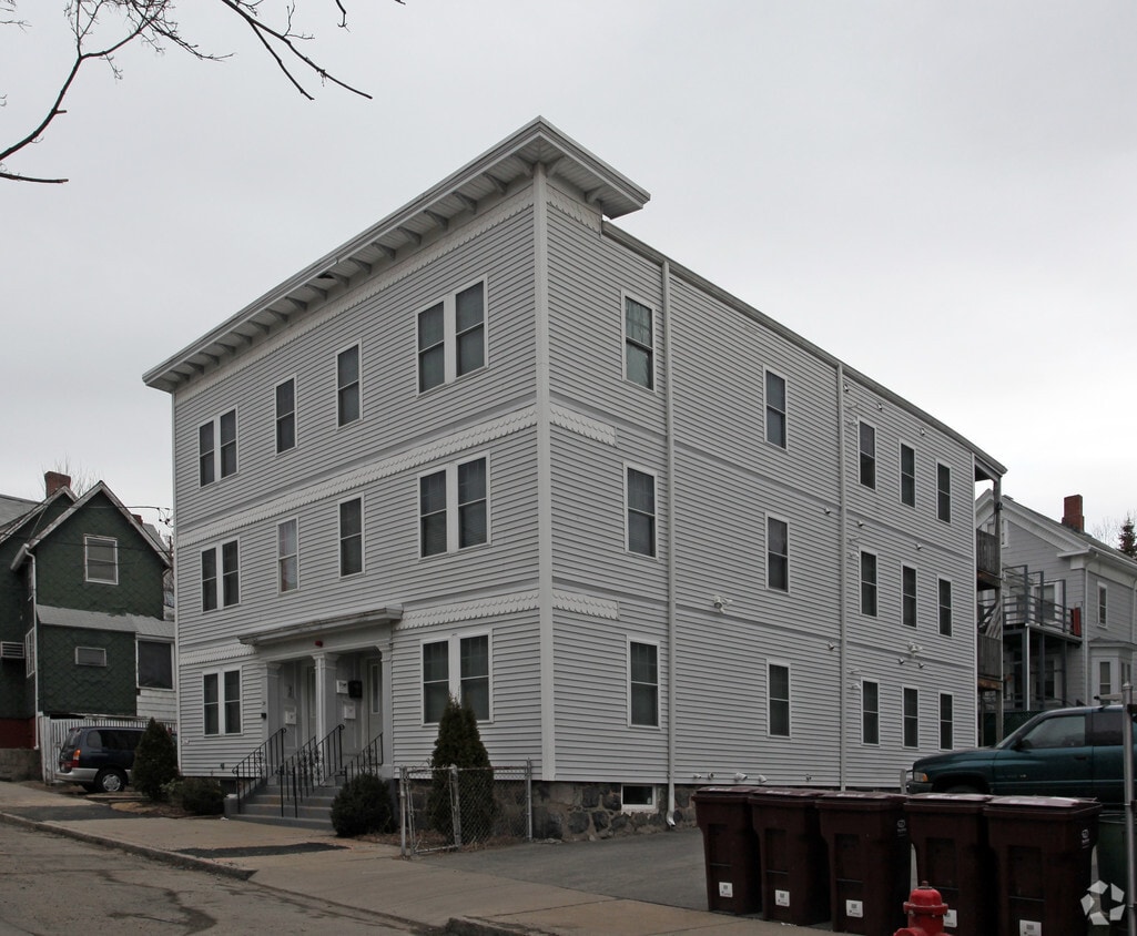 Primary Photo - 30 Tufts Ave