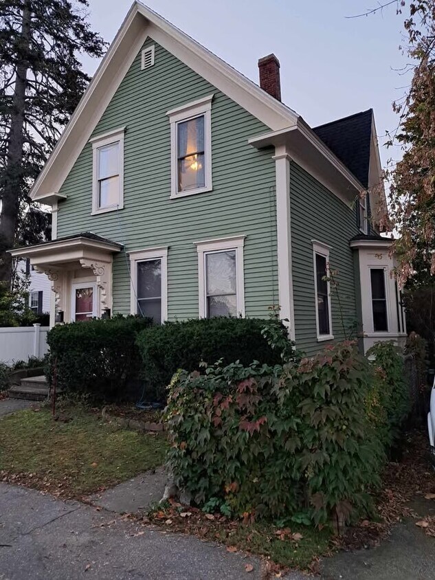 Foto principal - 19 Pennacook St