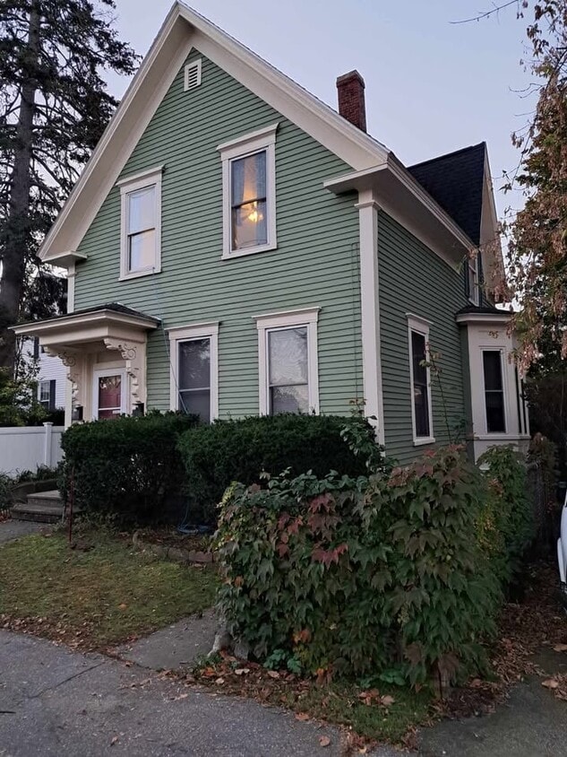 Primary Photo - 19 Pennacook St