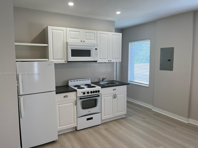 Foto del edificio - 534 SW 6th Ct