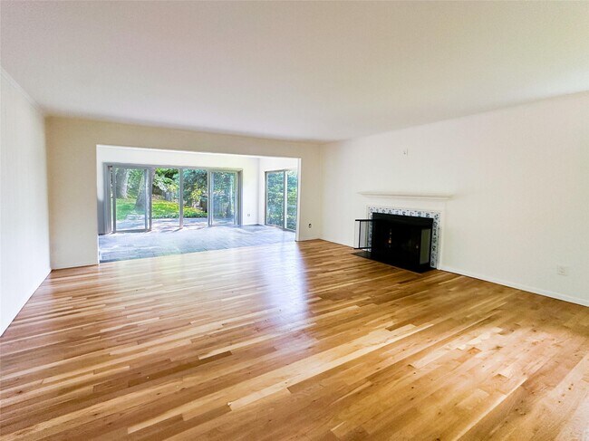 Foto del edificio - 49 Sandy Hill Rd
