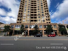 Building Photo - 1464 S Michigan Ave