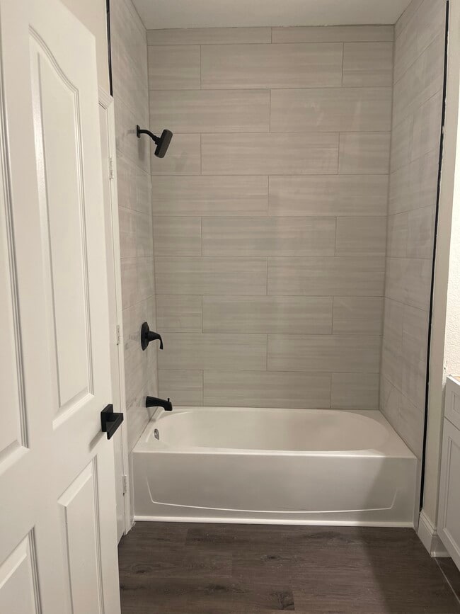 Building Photo - 1150 Lake Shadow Cir