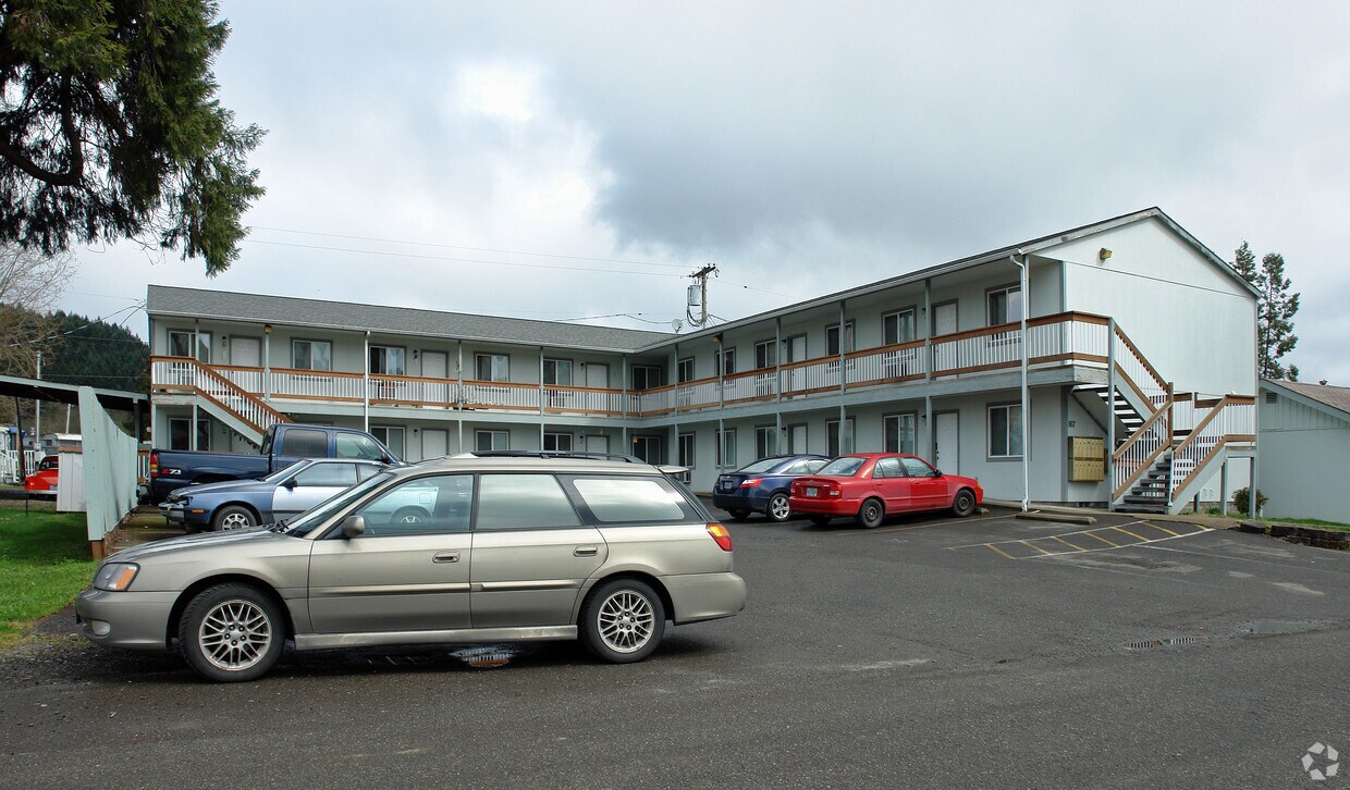 167 W 1st Ave, Sutherlin, OR 97479 Apartments in Sutherlin, OR