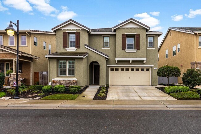 Foto del edificio - 4 Bedroom Upscale Rocklin Home Available NOW