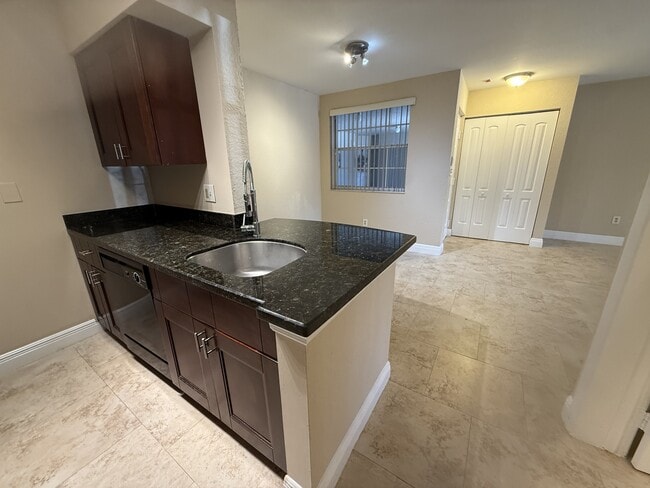 Building Photo - 2871 N Oakland Forest Dr