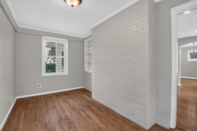 Foto del edificio - 9315 Linden Ave