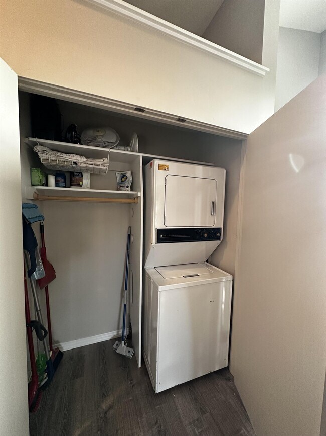 Foto del edificio - 129 1/2 W 3rd St