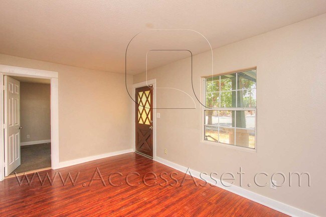 Building Photo - 295 S Estudillo Ave