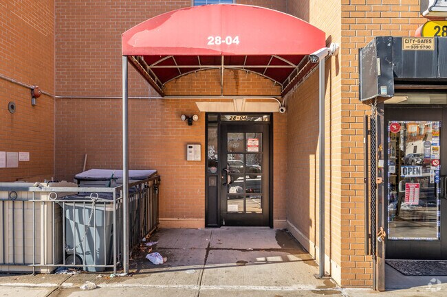 Entrada del edificio - 28-04 31st St
