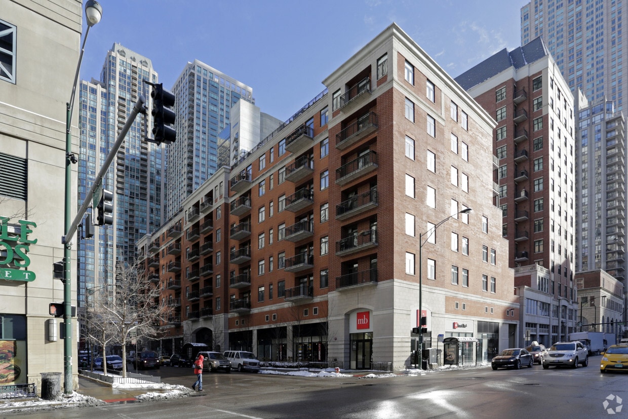 33 W Huron St, Chicago, IL 60654 Apartments in Chicago, IL