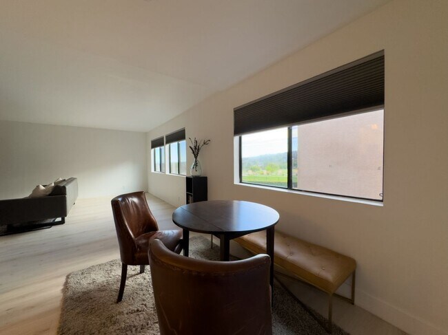 Foto del edificio - 2110 Palos Verdes Dr N
