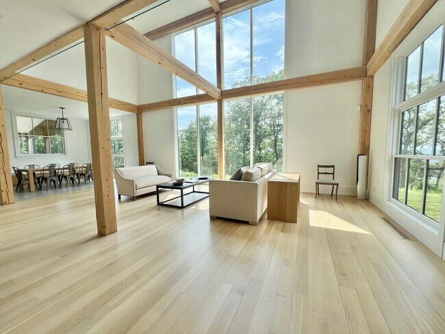 Building Photo - 36 Yuza Mini Ln