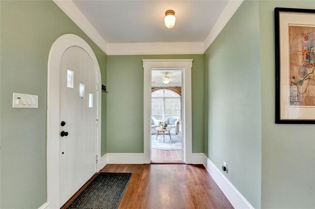 Building Photo - 309 S Columbia Dr