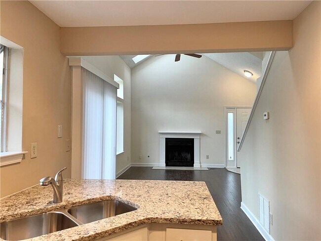 Building Photo - 2675 Windy Hill Place SE Unit D