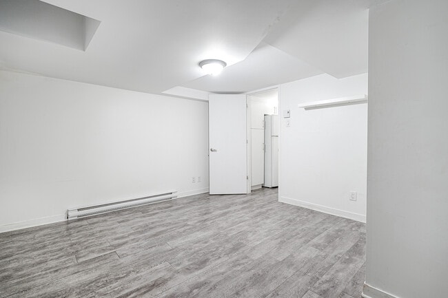 Building Photo - 4105 Av. Papineau