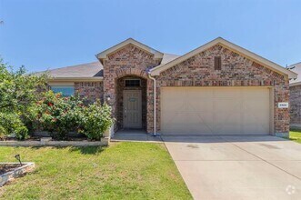 Building Photo - 2324 Larimar Dr