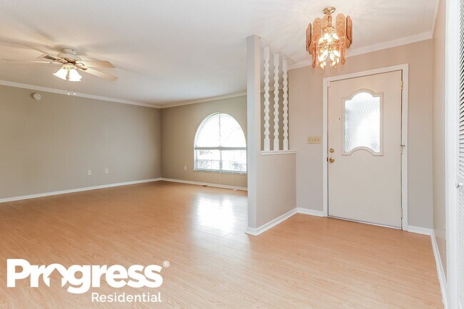 Foto del edificio - 4726 Whitetail Ln