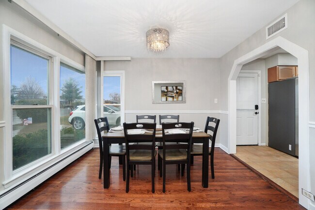 Foto del edificio - 7069 N Crawford Ave