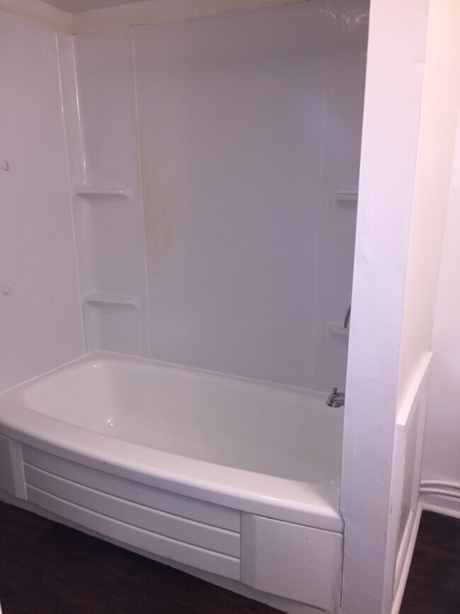 Foto del edificio - Section 8 Eligible-2 Bedroom House -York C...