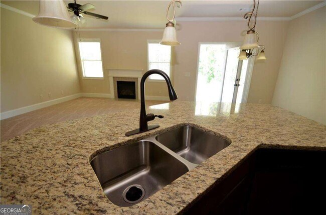 Building Photo - 1040 Delo Ln