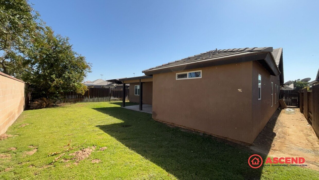 Foto del edificio - 3 Bedroom Home In Southwest Bakersfield!