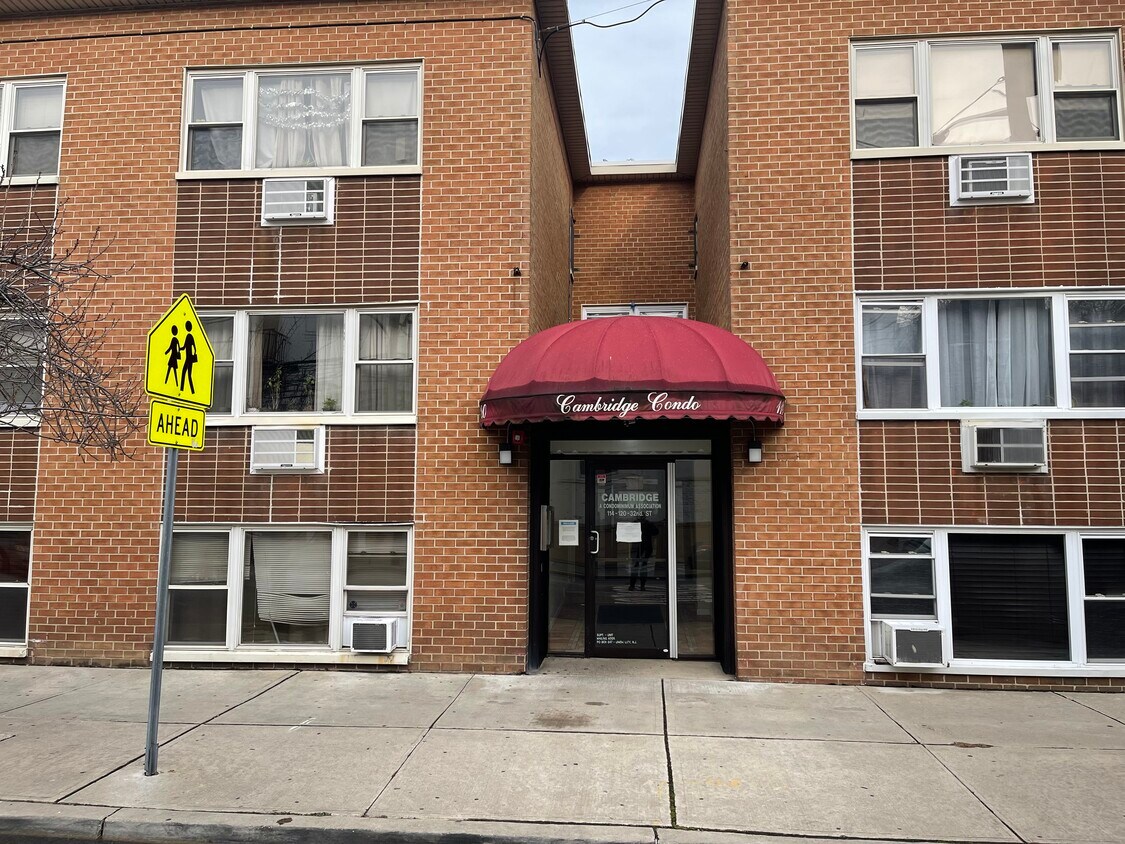 Front - 120 32nd St